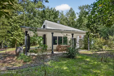 122 Progress Dr, Burgaw, NC 28425
