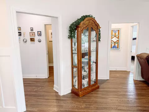 Entry Way - 119 Cypress Dr, Mccormick, SC 29835 photo 2 of 3