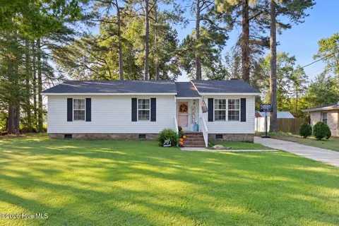 3838 Longleaf Dr NE, Elm City, NC 27822