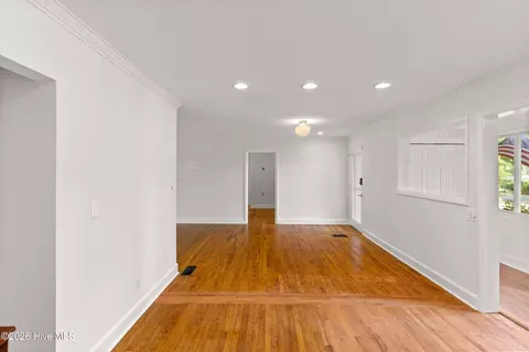 Living - 411 Ashland Dr, Augusta, GA 30909 photo 6 of 8