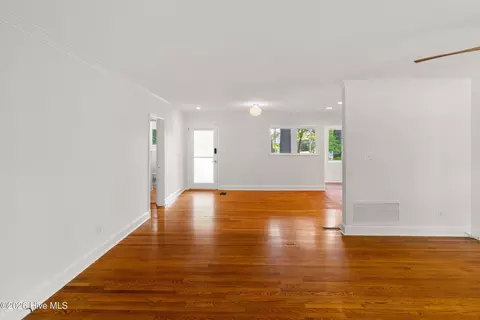 Living - 411 Ashland Dr, Augusta, GA 30909 photo 3 of 8