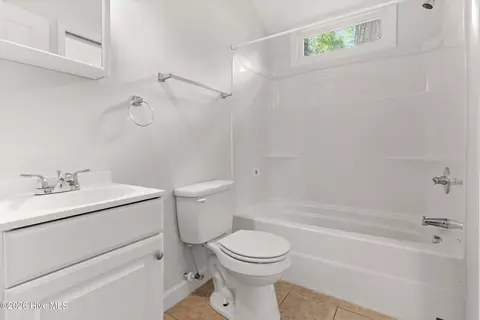 Bath - 411 Ashland Dr, Augusta, GA 30909 photo 7 of 7