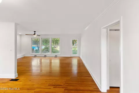 Living - 411 Ashland Dr, Augusta, GA 30909 photo 2 of 8