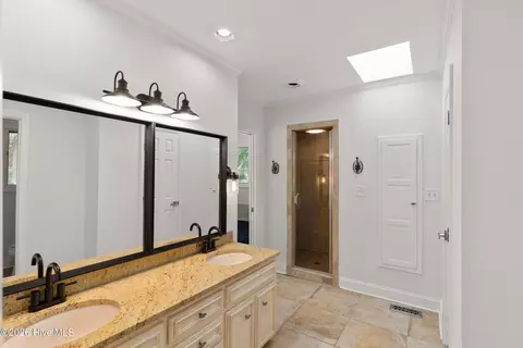 Bath - 411 Ashland Dr, Augusta, GA 30909 photo 5 of 7