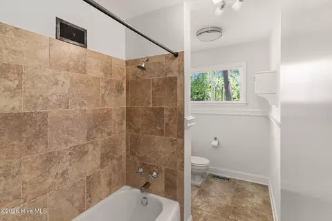 Bath - 411 Ashland Dr, Augusta, GA 30909 photo 1 of 7