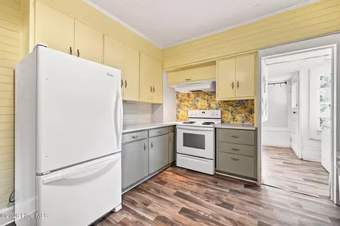 Kitchen - 3959 Highway 11 S, Deep Run, NC 28525 photo 2 of 2