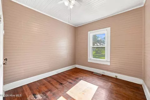 Bedroom - 3959 Highway 11 S, Deep Run, NC 28525 photo 6 of 8