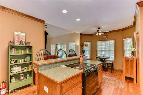Kitchen - 1654 NE Cedar Creek Dr, Thomson, GA 30824 photo 4 of 5