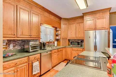 Kitchen - 1654 NE Cedar Creek Dr, Thomson, GA 30824 photo 2 of 5