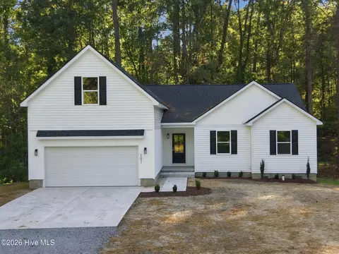 101 Hillside Dr, Washington, NC 27889