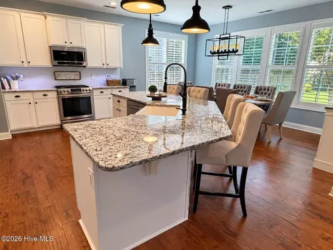 Kitchen - 30 Silo Ct, Hampstead, NC 28443 photo 2 of 5