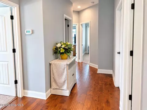 Entry Way - 30 Silo Ct, Hampstead, NC 28443 photo 7 of 8