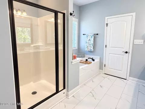 Bath - 30 Silo Ct, Hampstead, NC 28443 photo 2 of 4