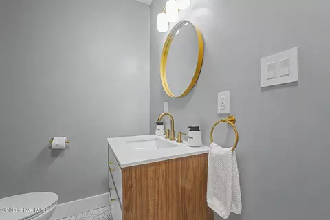 Bath - 306 Ellis St, Augusta, GA 30901 photo 2 of 3