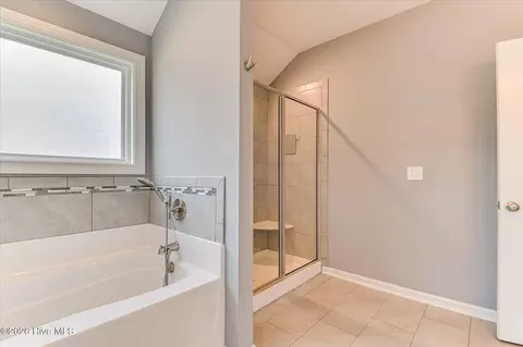 Bath - 5392 Copse Dr, Augusta, GA 30909 photo 4 of 6