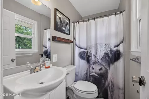 Bath - 3002 Eagle Dr, Augusta, GA 30906 photo 2 of 2