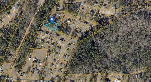 305 Fairfield Ct, Jacksonville, NC 28540