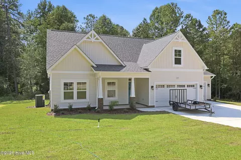 325 Propeller Ln, Carthage, NC 28327