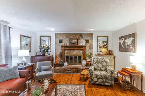 Living - 1050 Halali Farm Rd, Evans, GA 30809 photo 3 of 4