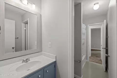 Bath - 541 Fairfield Way, Evans, GA 30809 photo 5 of 5