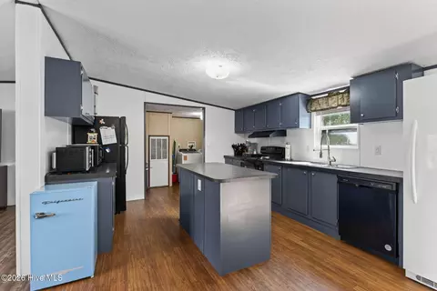Kitchen - 16 Knight Ln, Corapeake, NC 27926 photo 2 of 5