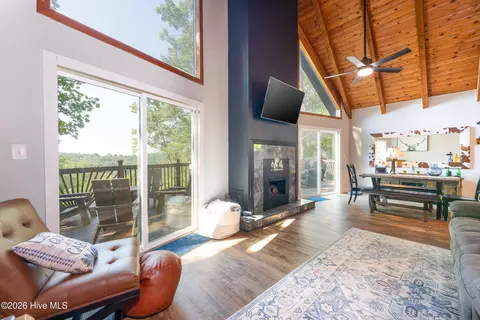 Living - 100 Stephens Ln, Murphy, NC 28906 photo 1 of 1