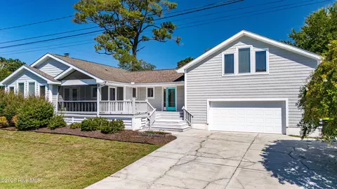 213 Mansfield Pkwy, Morehead City, NC 28557