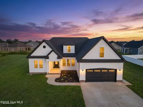 503 Spinnaker St, Elizabeth City, NC 27909