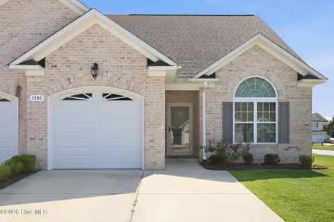 1701 Cambria Dr #B, Greenville, NC 27858