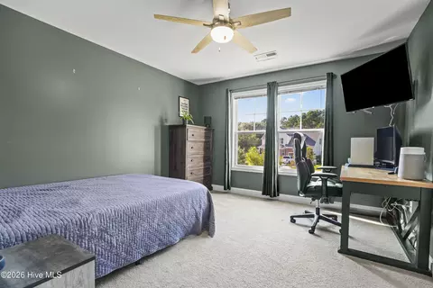 Bedroom - 64 Sally Ln, Hampstead, NC 28443 photo 7 of 10