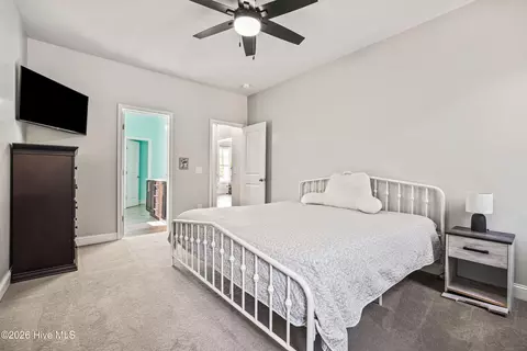 Bedroom - 64 Sally Ln, Hampstead, NC 28443 photo 4 of 10