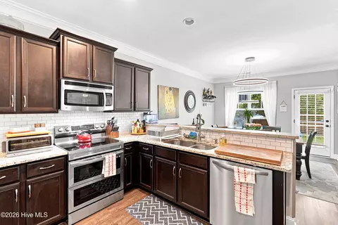 Kitchen - 111 Mason Ct, Hampstead, NC 28443 photo 5 of 5