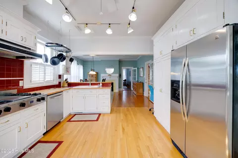 Kitchen - 427 E Main St, Washington, NC 27889 photo 2 of 2