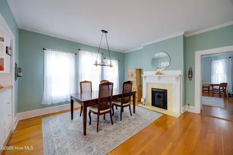 Dining - 427 E Main St, Washington, NC 27889 photo 1 of 3
