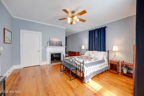Bedroom - 427 E Main St, Washington, NC 27889 photo 5 of 9