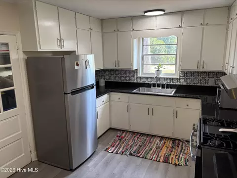 Kitchen - 1902 Gardner St, Augusta, GA 30904 photo 6 of 6