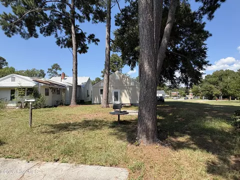 Exterior - 1902 Gardner St, Augusta, GA 30904 photo 5 of 8