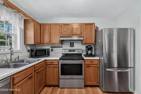 Kitchen - 500 Nutfield Dr, Hubert, NC 28539 photo 2 of 4