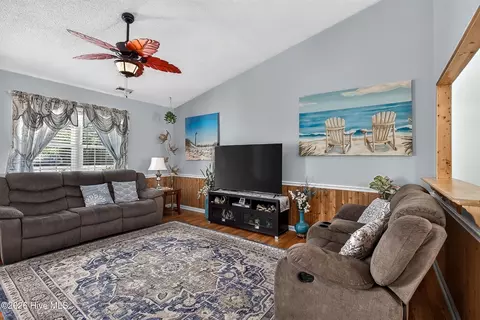 Living - 500 Nutfield Dr, Hubert, NC 28539 photo 2 of 2