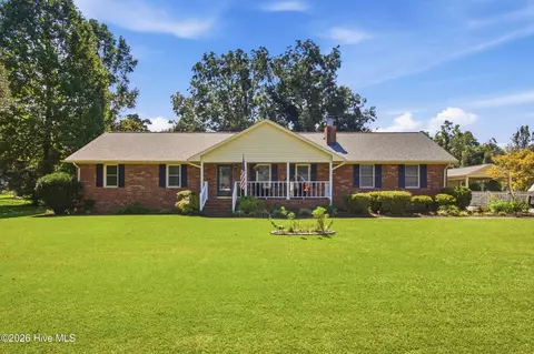 4909 Creekside Dr, New Bern, NC 28562