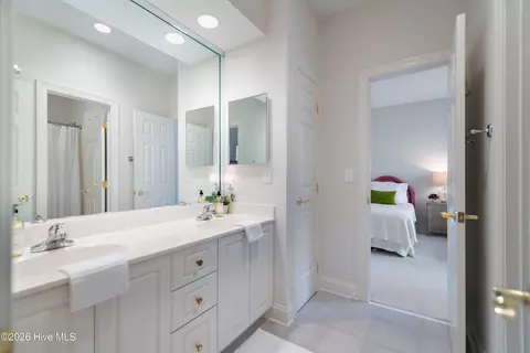 Bath - 31 Greyabbey Dr, Pinehurst, NC 28374 photo 8 of 10