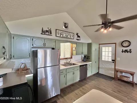 Kitchen - 234 Ashley Ln, Murphy, NC 28906 photo 1 of 2