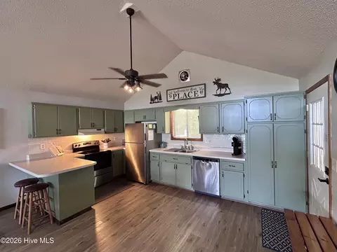 Kitchen - 234 Ashley Ln, Murphy, NC 28906 photo 2 of 2