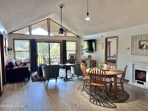 Dining - 234 Ashley Ln, Murphy, NC 28906 photo 1 of 4