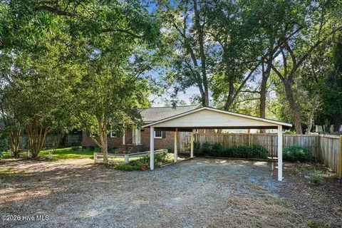 Exterior - 411 S 3rd St, Smithfield, NC 27577 photo 7 of 12