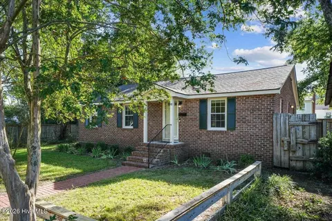 Exterior - 411 S 3rd St, Smithfield, NC 27577 photo 4 of 12