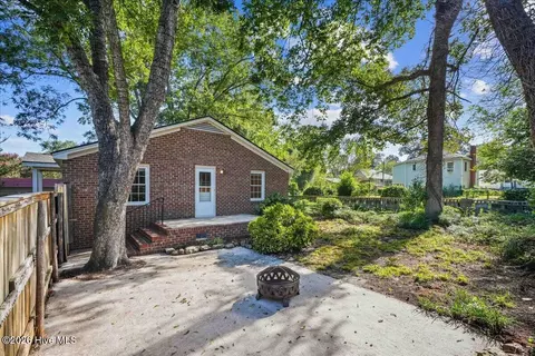 Exterior - 411 S 3rd St, Smithfield, NC 27577 photo 10 of 12