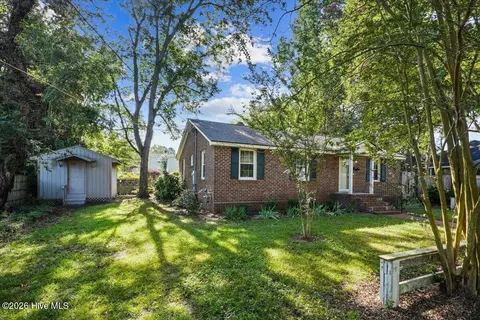 Exterior - 411 S 3rd St, Smithfield, NC 27577 photo 5 of 12