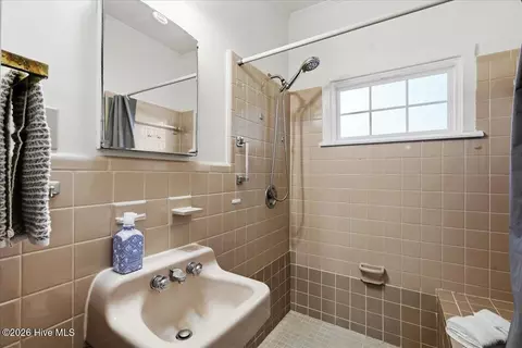 Bath - 411 S 3rd St, Smithfield, NC 27577 photo 1 of 1