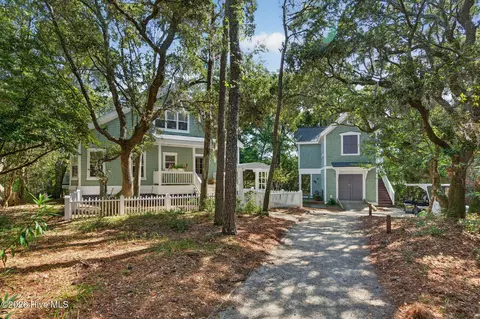 14 Gunnery Ct, Bald Head Island, NC 28461